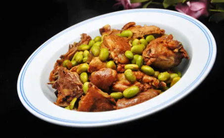 毛豆烧鸡做法,毛豆烧鸡好吃