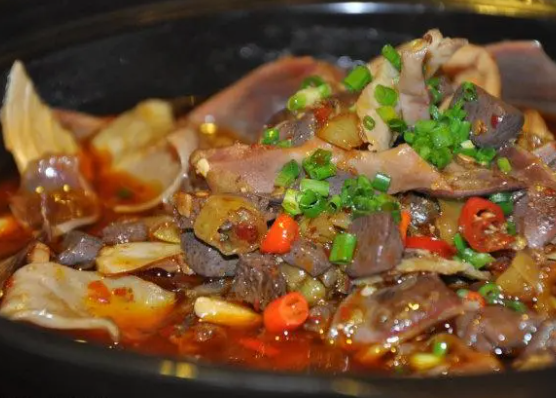 鸭血烧鸡珍
