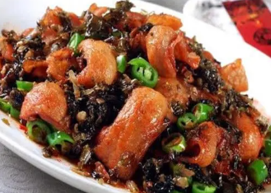 盐菜烧鸡肉